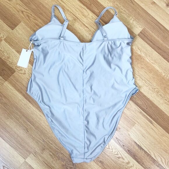 GOOD AMERICAN Silver Satin One Piece‎ Swimsuit Always Ruched Size 7 4X 4XL New - Picture 4 of 13